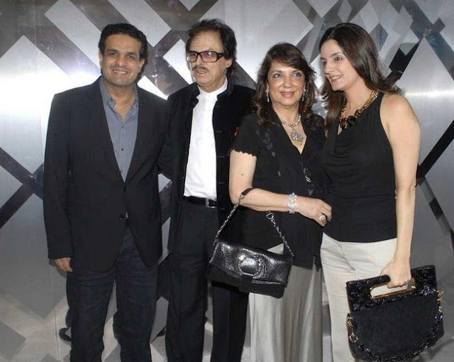 CLICK THE ABOVE ARROW TO  ZOOM THE IMAGE