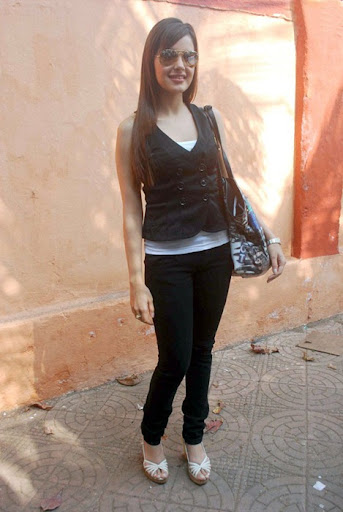 CLICK THE ABOVE ARROW TO  ZOOM THE IMAGE