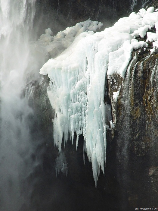 [icicle_kegon_resize[9].jpg]