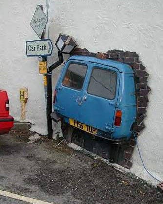[van_crash-1[3].jpg]