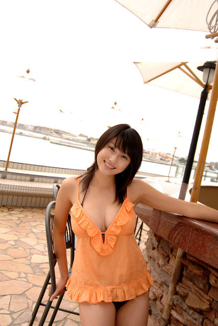 Mikie Hara 2147544_1174047879.jpg