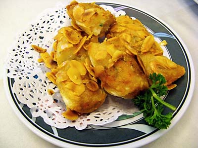 Wafer Rolls with Almond Flakes Wafer Rolls with Almond Flakes
