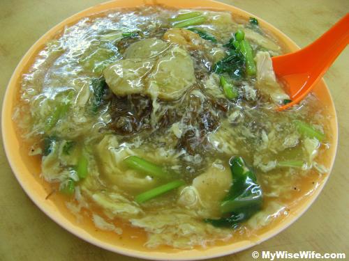 Fried Flat Noodle (Sar Hor Fan) cooked with vinegar Fried Flat Noodle (Sar Hor Fan) cooked with vinegar