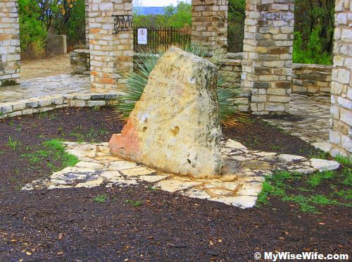 Lone Star and iconic mark of Mt Bonnell peak