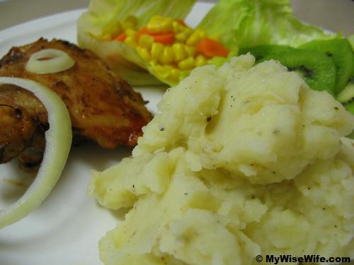 Mashed potatoes with BBQ chicken Mashed potatoes with BBQ chicken