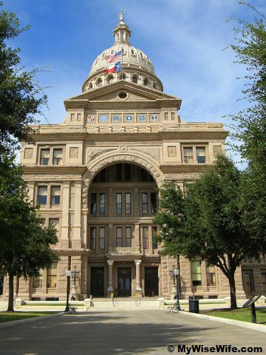 Texas Capitol - The facade at 11th Street Texas Capitol - The facade at 11th Street