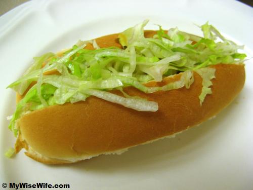 Plenty lettuce stuffed in the bun Plenty lettuce stuffed in the bun