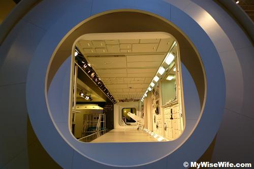 Compartmentalized design in space shuttle Compartmentalized design in space shuttle