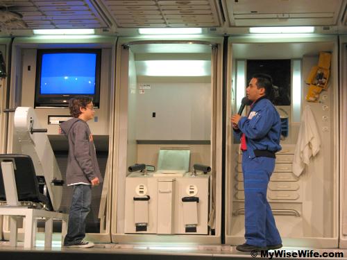 The middle compartment is 'restroom' in space The middle compartment is 'restroom' in space