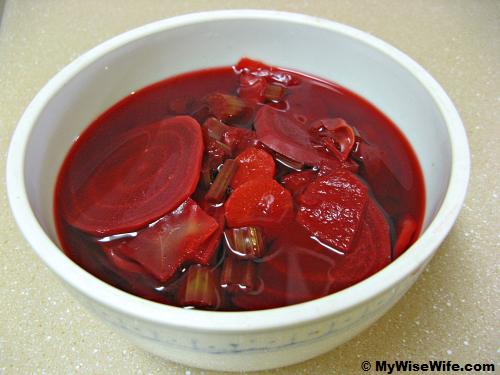 A bowl of fabulous beetroot soup!