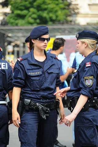 [military_woman_austria_police_000009[2].jpg]