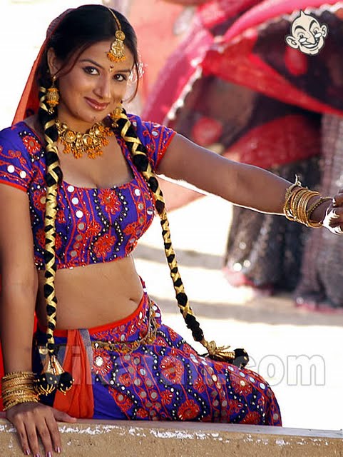 South Indian HQ glamour wallpapers@MirchiWoods.com