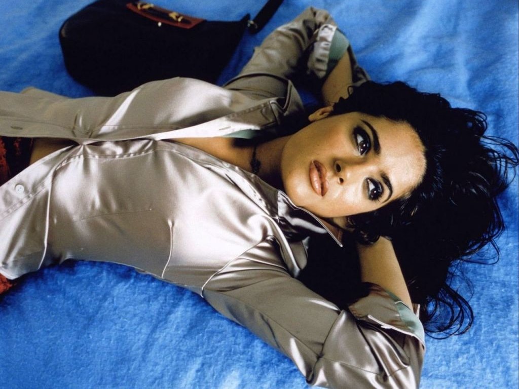 [Salma Hayek Desktop Wallpaper 1024x768[3].jpg]