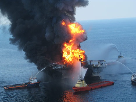 [burningoilrigexplosionfirephoto113.jpg]