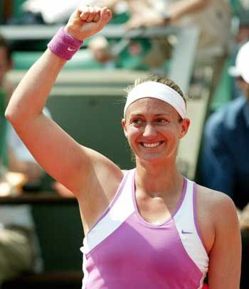 Mary Pierce before playing. Mary Pierce before playing.