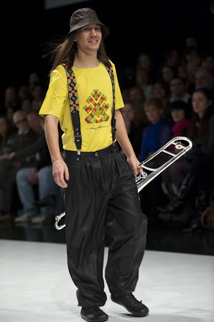 Olesja TELIZHENKO, UFW, autumn-winter 2010-11 Photographer Serge Chernikov