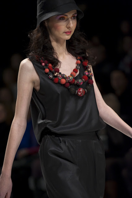 Olesja TELIZHENKO, UFW, autumn-winter 2010-11 Photographer Serge Chernikov