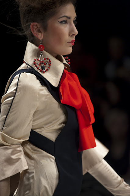 Anastasiya Zaiceva, UFW, fall/winter 2010-11 Photographer Serge Chernikov