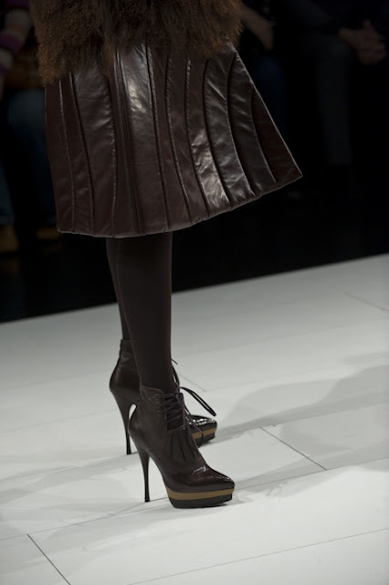 Daria Galushka, UFW, fall/winter 2010-11 Photographer Serge Chernikov