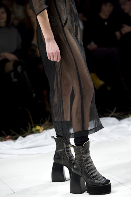 Elena BURENINA, UFW, fall/winter 2010-11 Photographer Serge Chernikov