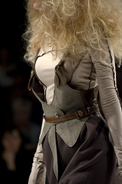 Elena BURENINA, UFW, fall/winter 2010-11 Photographer Serge Chernikov