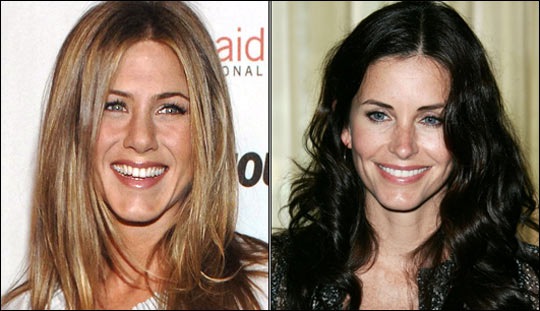 [Jennifer_Aniston_Co_120867a[2].jpg]