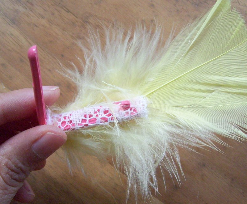 step 4: feather hair clip tutorial