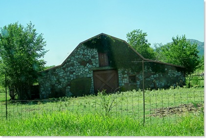 old rock barn before we got to Meers