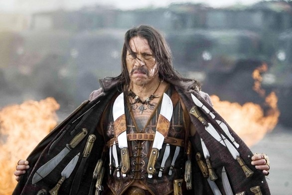 [Machete1[4].jpg]