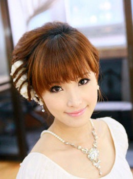 [10-Simple-Beauty-Lovely-wedding-hairstyles-6[3].jpg]