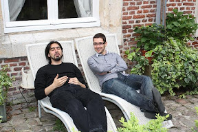 Antonio peaufine sa présentation avec Cyril