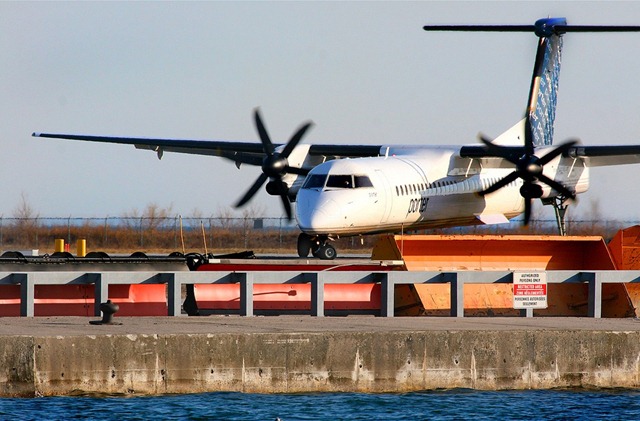 [TorontoAirport[5].jpg]
