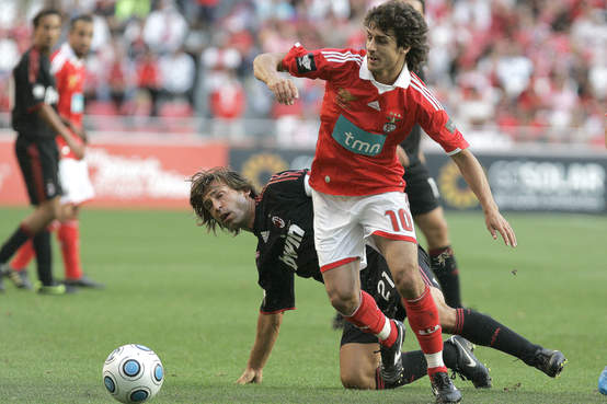 Aimar finta Pirlo
