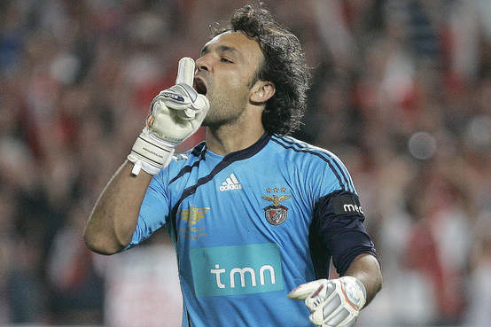 Quim defende quatro penalties oferecendo a vitória ao SLB
