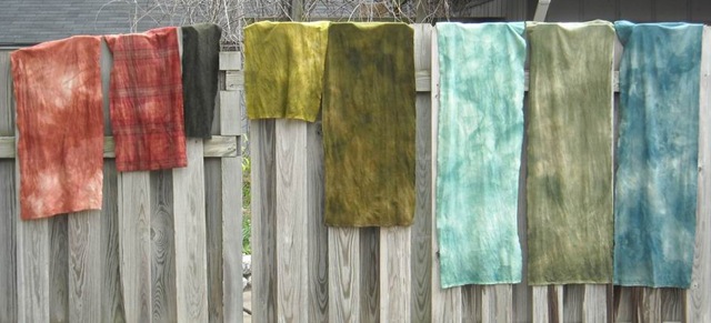 [wool on fence[3].jpg]