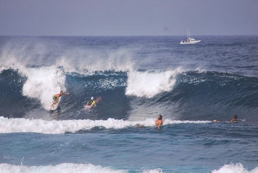 Hawaii-Return to the source-first surf07