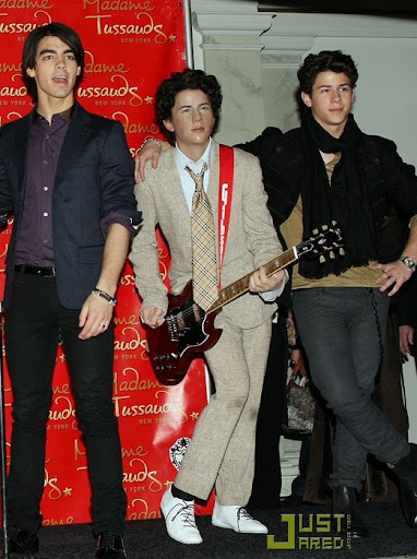 The Jonas Brothers visitaron el Museo de Cera de Madame Tussauds para