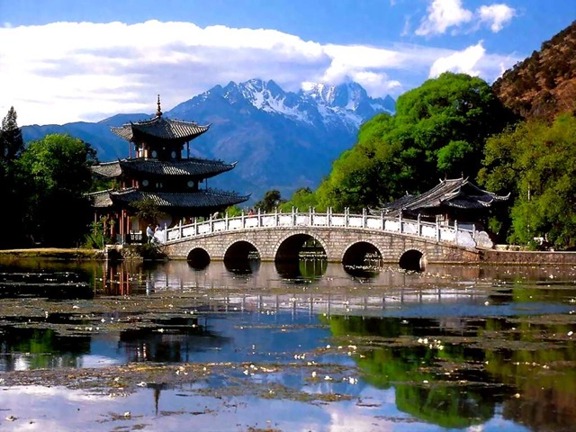 [china_csg005_pavilion_bride_at_dragon_pool-yunnan[10].jpg]