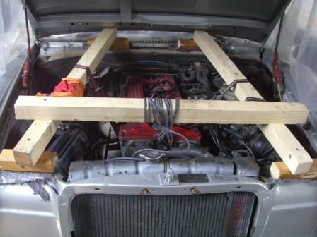 http://lh4.ggpht.com/_Q0AvAf-LELo/TC3OleCJYqI/AAAAAAAAAA8/ZCGkwS33wO8/Motor%20aufh%C3%A4ngung%20holz.JPG