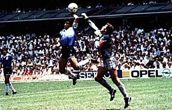 [mano_maradona1[5].jpg]