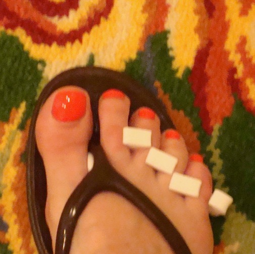 [toes1.jpg]