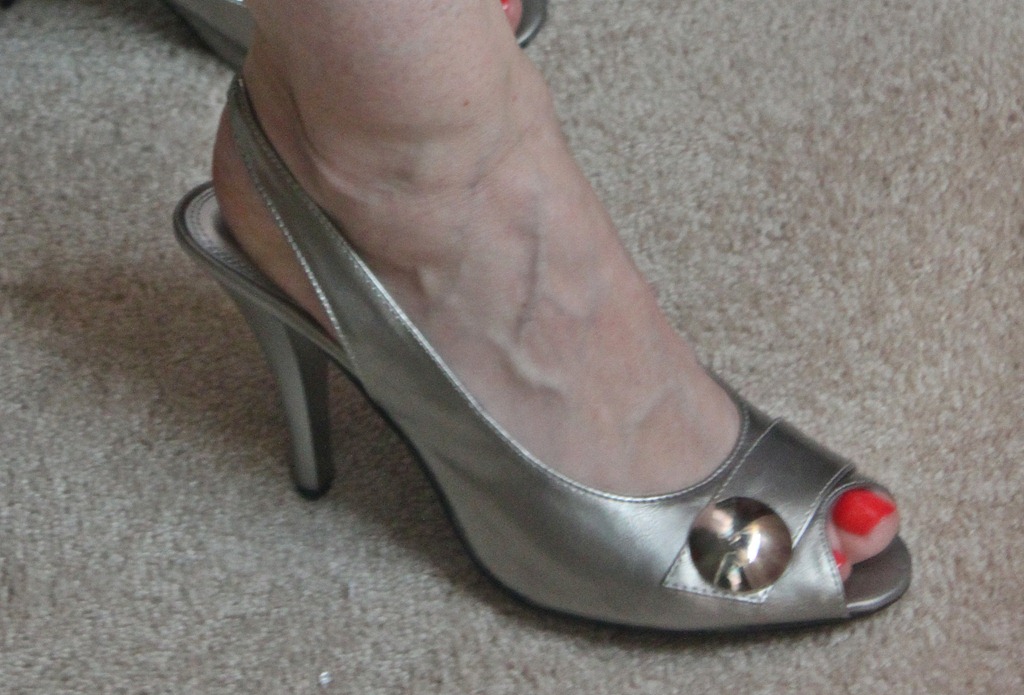 [silver heels[4].jpg]