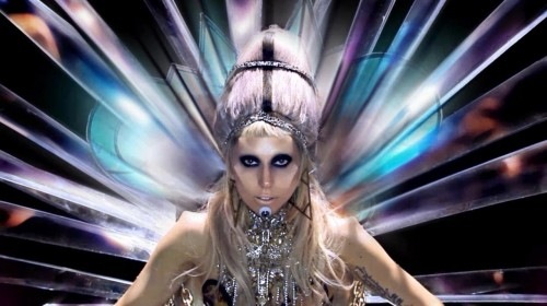 [Lady-Gaga-Born-This-Way-Music-Video-Released-2-500x280[3].jpg]