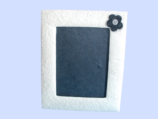 Photo frame with felt flower- large