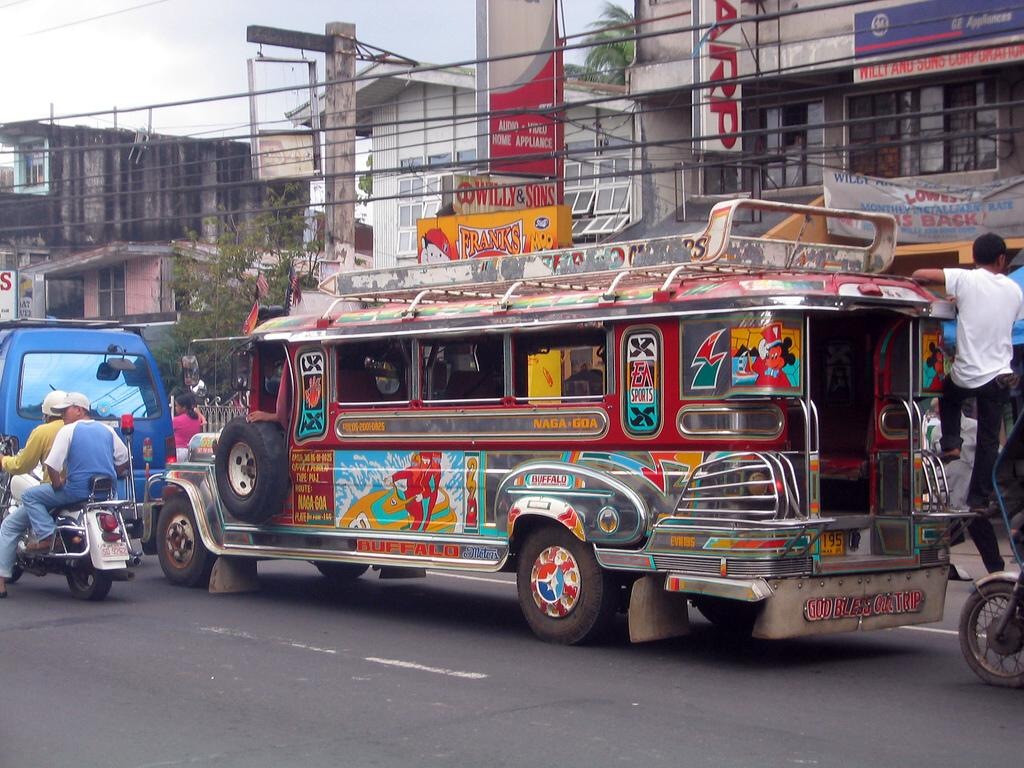 [jeepney-manila-big[2].jpg]