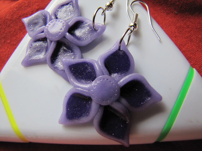Floricele ascutite mov Cercei handmade fimo floricele mov