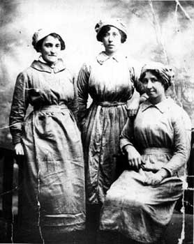 [Munition workers at Firth Brown 1914-18[2].jpg]