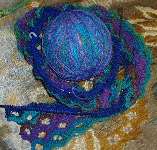 [fishtail scarf in progress two[4].jpg]