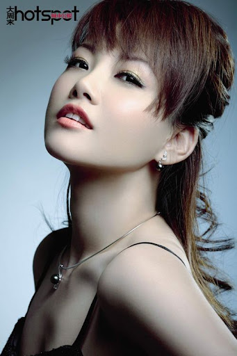 Chinese actress, sexy pose