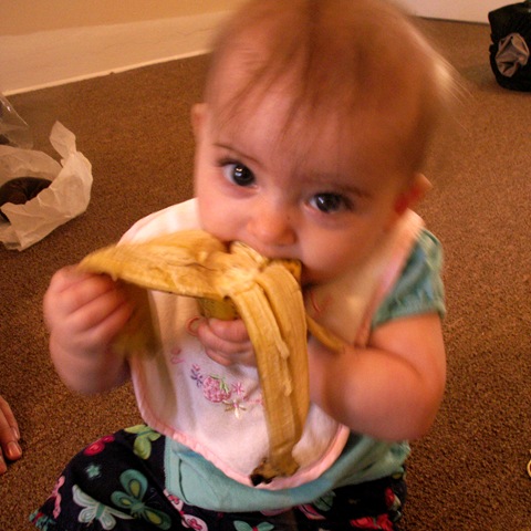 [Elaine 6 months eating banana[10].jpg]